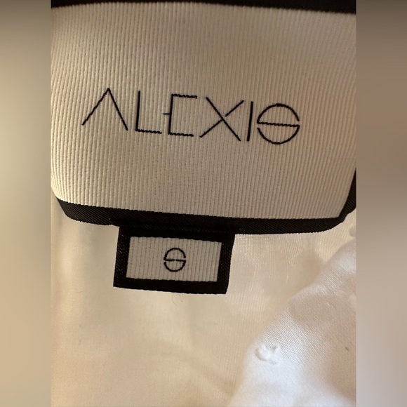 Alexis off-the-shoulder white long sleeve ruffle mini dress. Size 0. - Picture 5 of 5